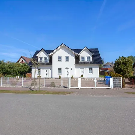 Holiday home Heimbuergers Trassenheide